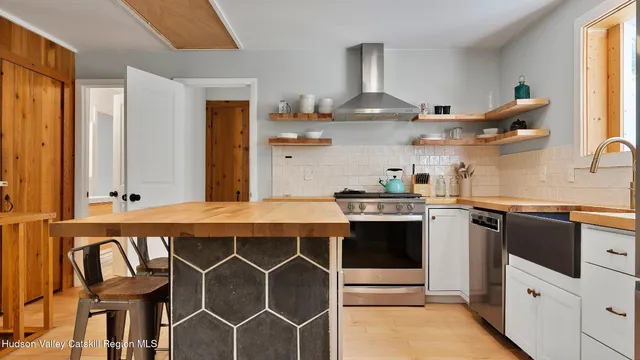 $400,000 | 638 Fog Hill Road, Austerlitz, NY 12017