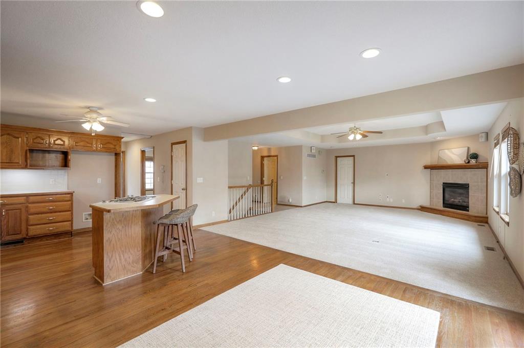 1105 Creekside Court Raymore, MO 64083 - Photo 13 of 40