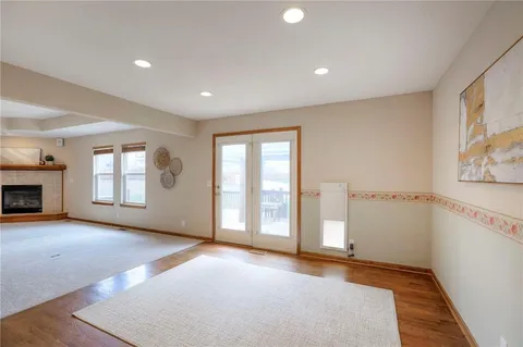 $325,000 | 1105 Creekside Court, Raymore, MO 64083