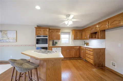 $325,000 | 1105 Creekside Court, Raymore, MO 64083