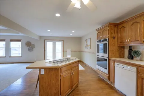 $325,000 | 1105 Creekside Court, Raymore, MO 64083