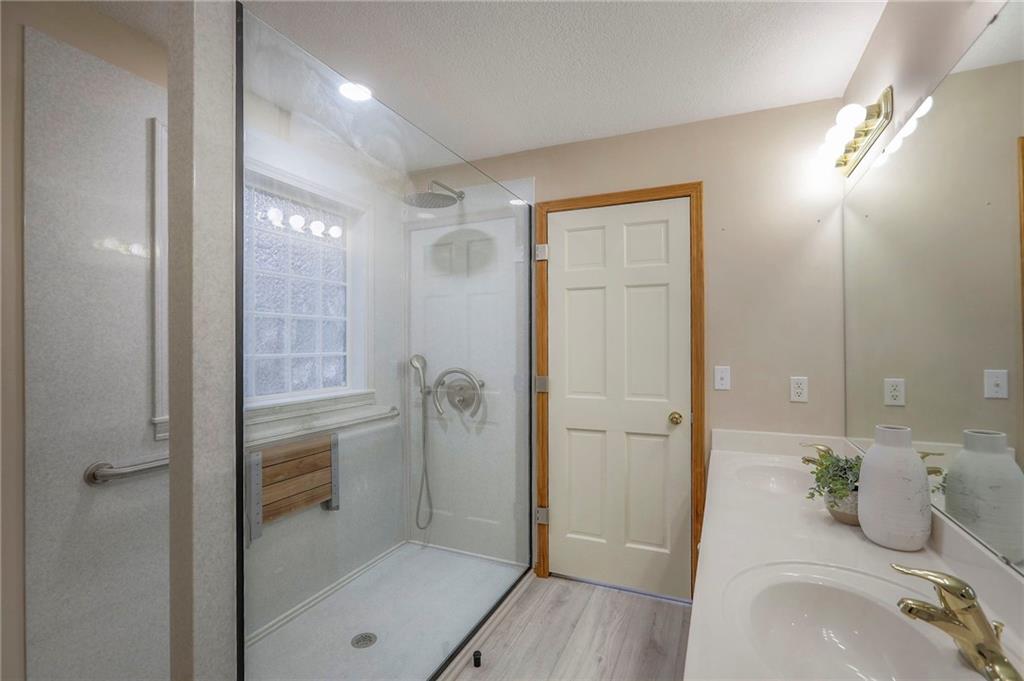 1105 Creekside Court Raymore, MO 64083 - Photo 24 of 40