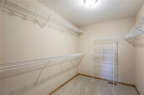 $325,000 | 1105 Creekside Court, Raymore, MO 64083