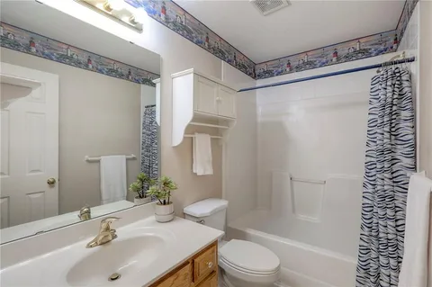 $325,000 | 1105 Creekside Court, Raymore, MO 64083