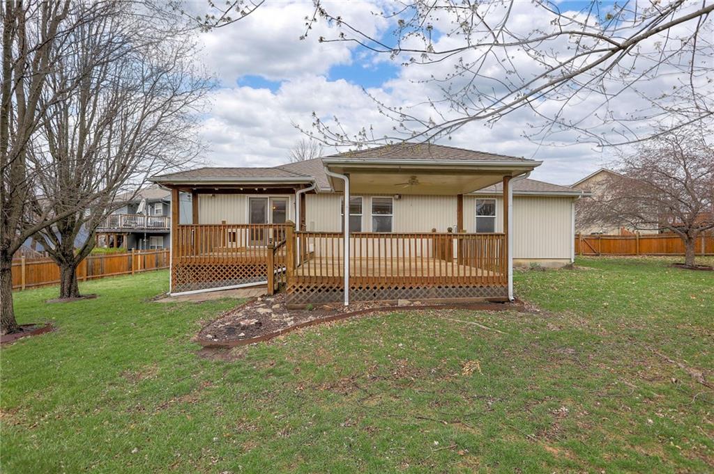 1105 Creekside Court Raymore, MO 64083 - Photo 37 of 40