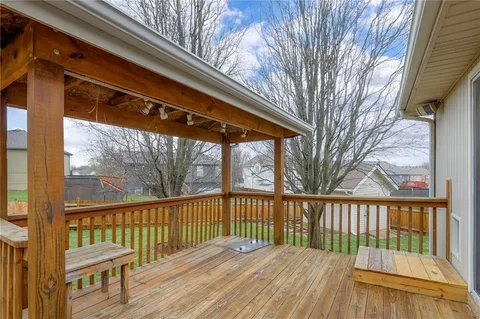 $325,000 | 1105 Creekside Court, Raymore, MO 64083