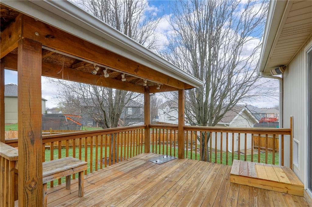 1105 Creekside Court Raymore, MO 64083 - Photo 39 of 40