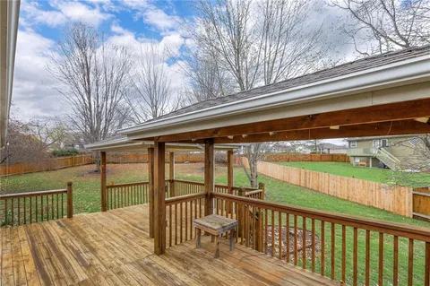 $325,000 | 1105 Creekside Court, Raymore, MO 64083