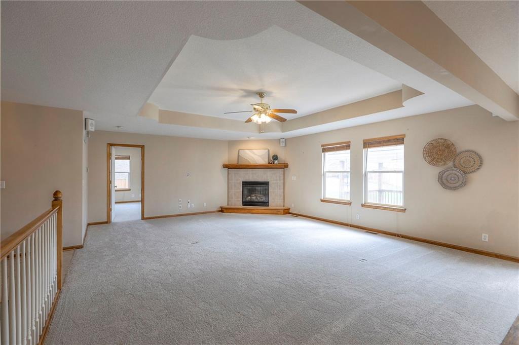 1105 Creekside Court Raymore, MO 64083 - Photo 9 of 40