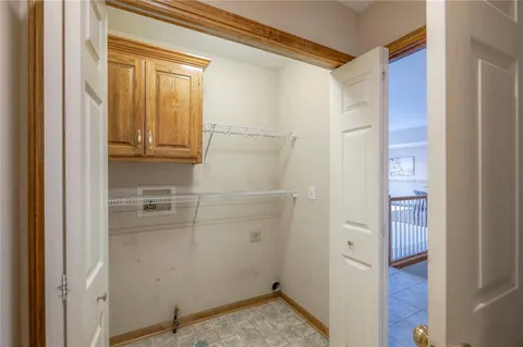 $325,000 | 1105 Creekside Court, Raymore, MO 64083