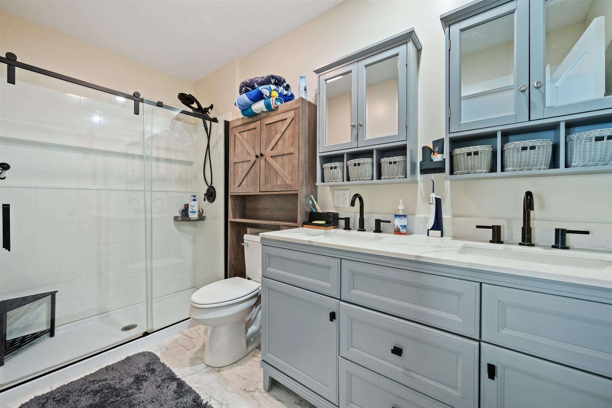 1941 Me-46 Bucksport, ME 04416 - Photo 16 of 40 16-Primary Bathroom