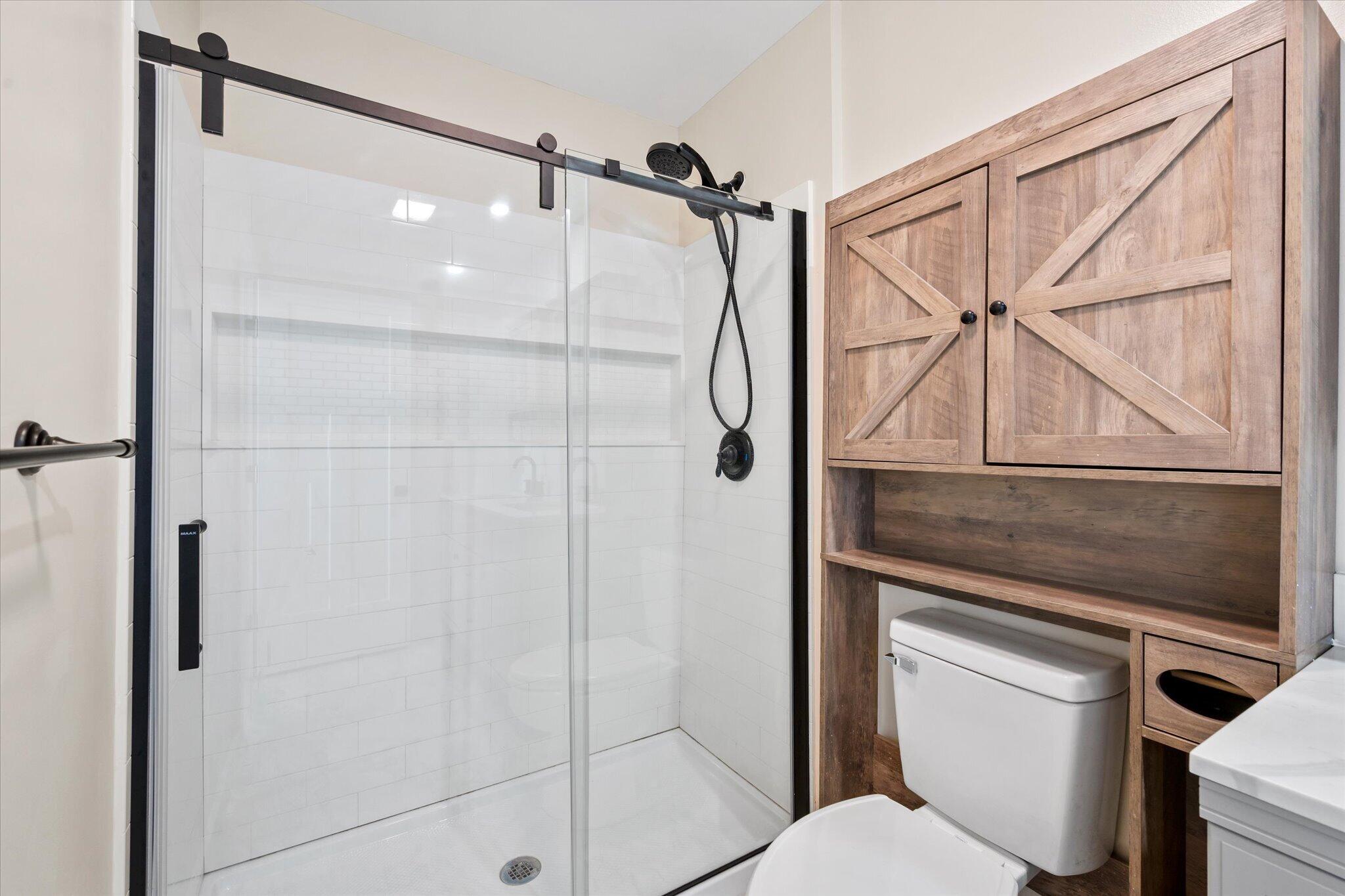 1941 Me-46 Bucksport, ME 04416 - Photo 20 of 51 20-Primary Bathroom