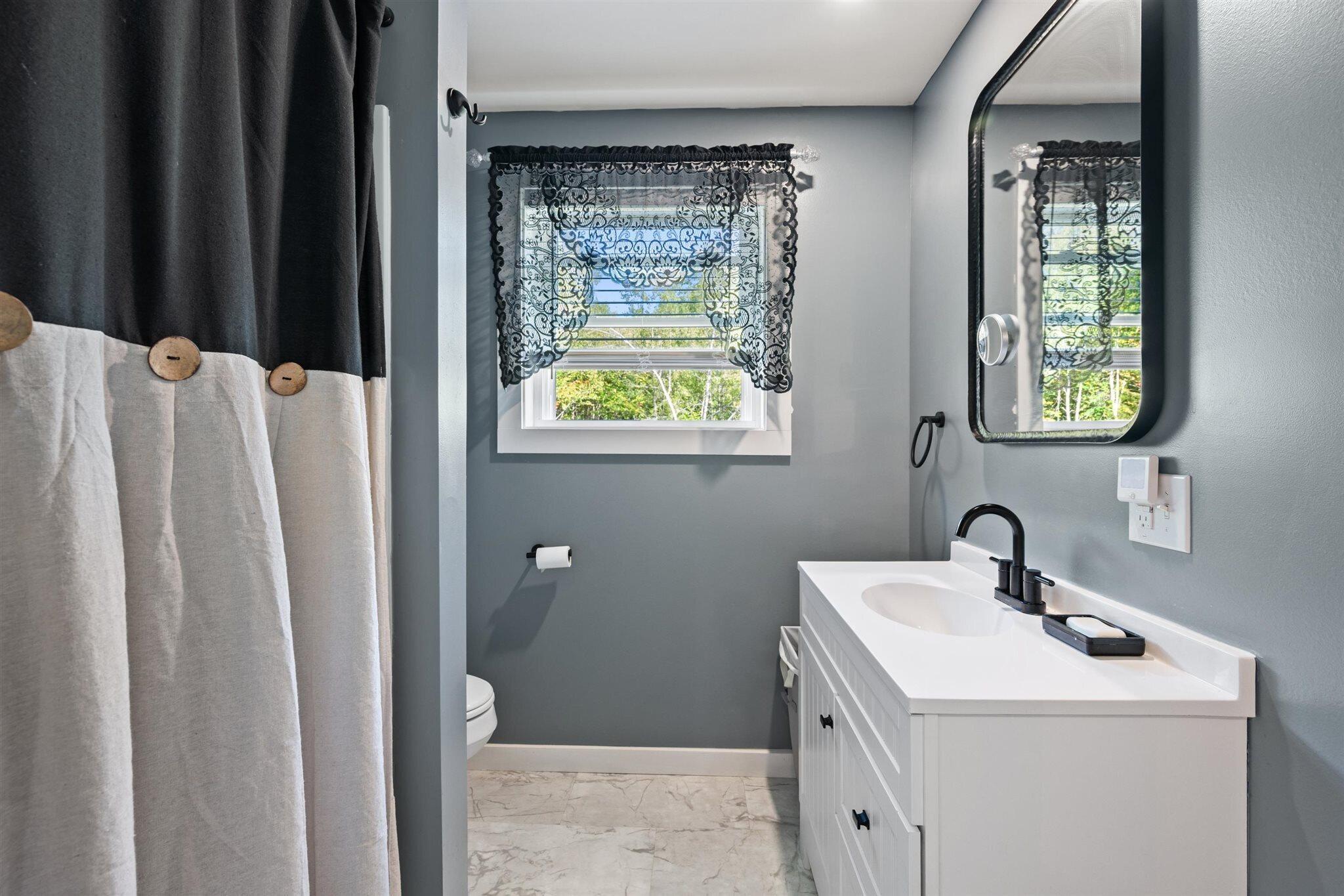 1941 Me-46 Bucksport, ME 04416 - Photo 23 of 40 23-Common Bath