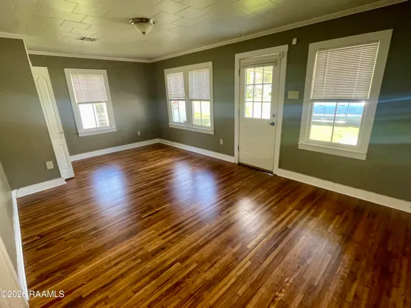 $1,300 | 135 Oswald Street, Breaux Bridge, LA 70517