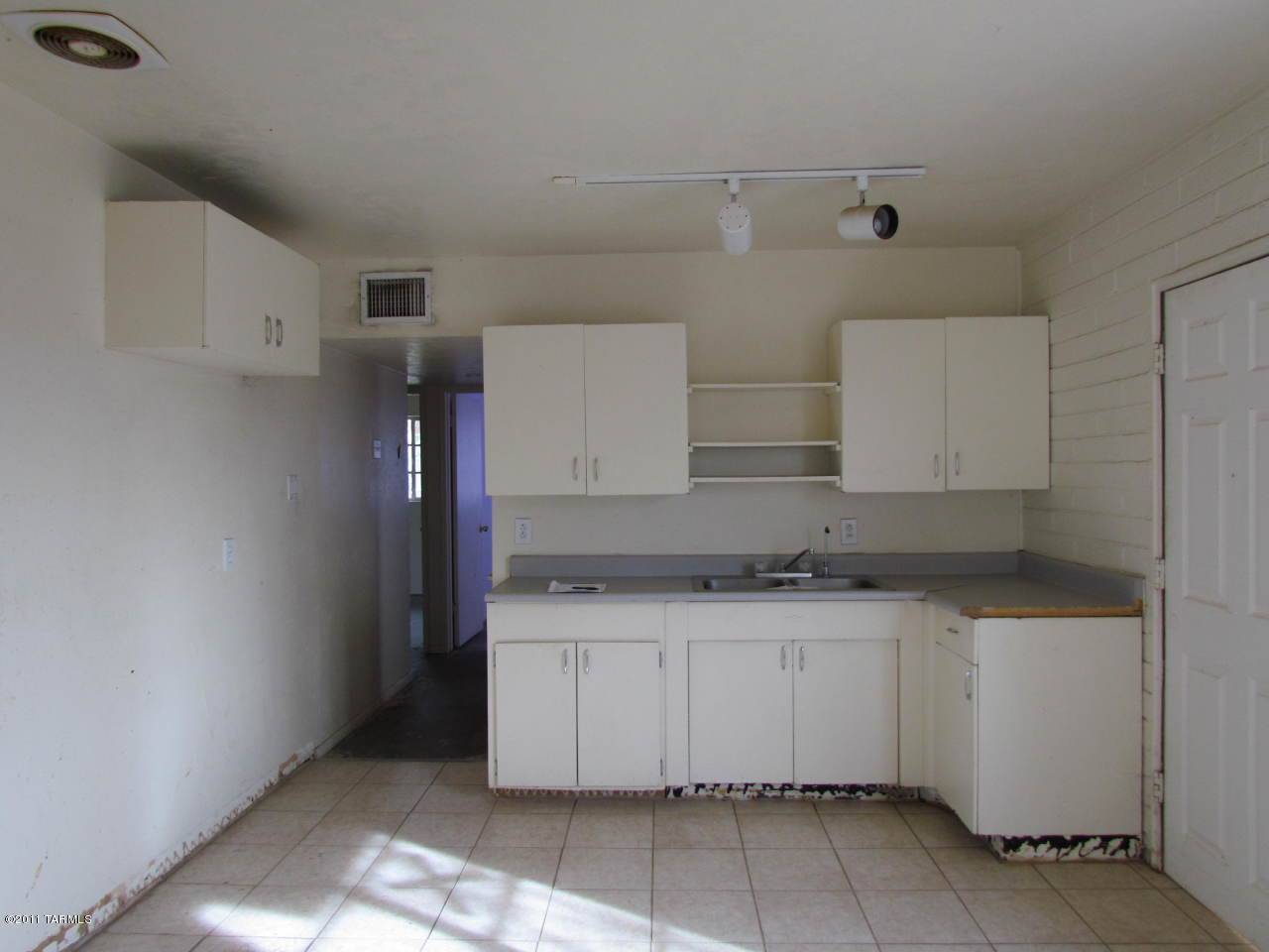 2702 East Rickey Tucson, AZ 85713 - Photo 6 of 8
