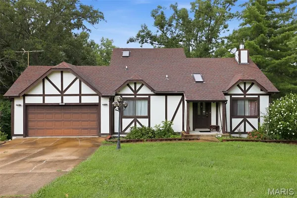 $330,000 | 1891 Deer Run Trail, Pacific, MO 63069