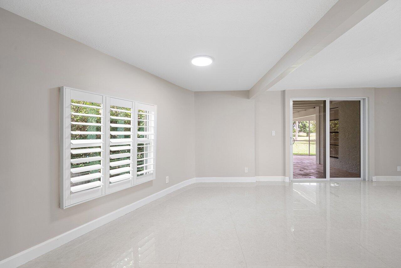 19635 Back 9 Drive Boca Raton, FL 33498 - Photo 9 of 37 012-19635Back9Drive-BocaRaton-FL-33498-S