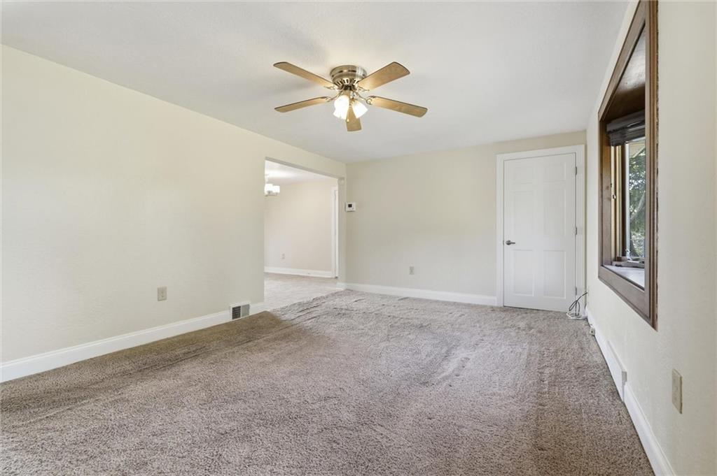 41 R Kenridge Drive McKees Rocks, PA 15136 - Photo 5 of 48 Gallery Image 5