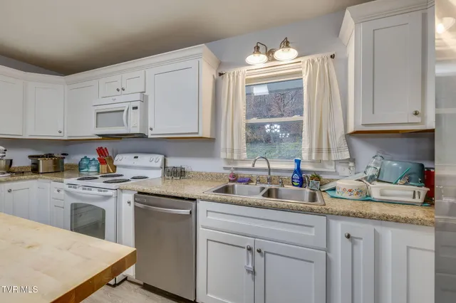 $340,000 | 1722 Pressmens Home Road, Rogersville, TN 37857