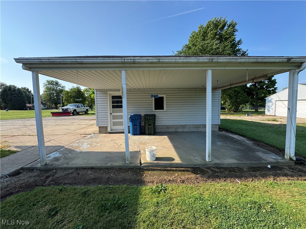 326 Annis Road Amherst, OH 44001 - Photo 8 of 47 Garage