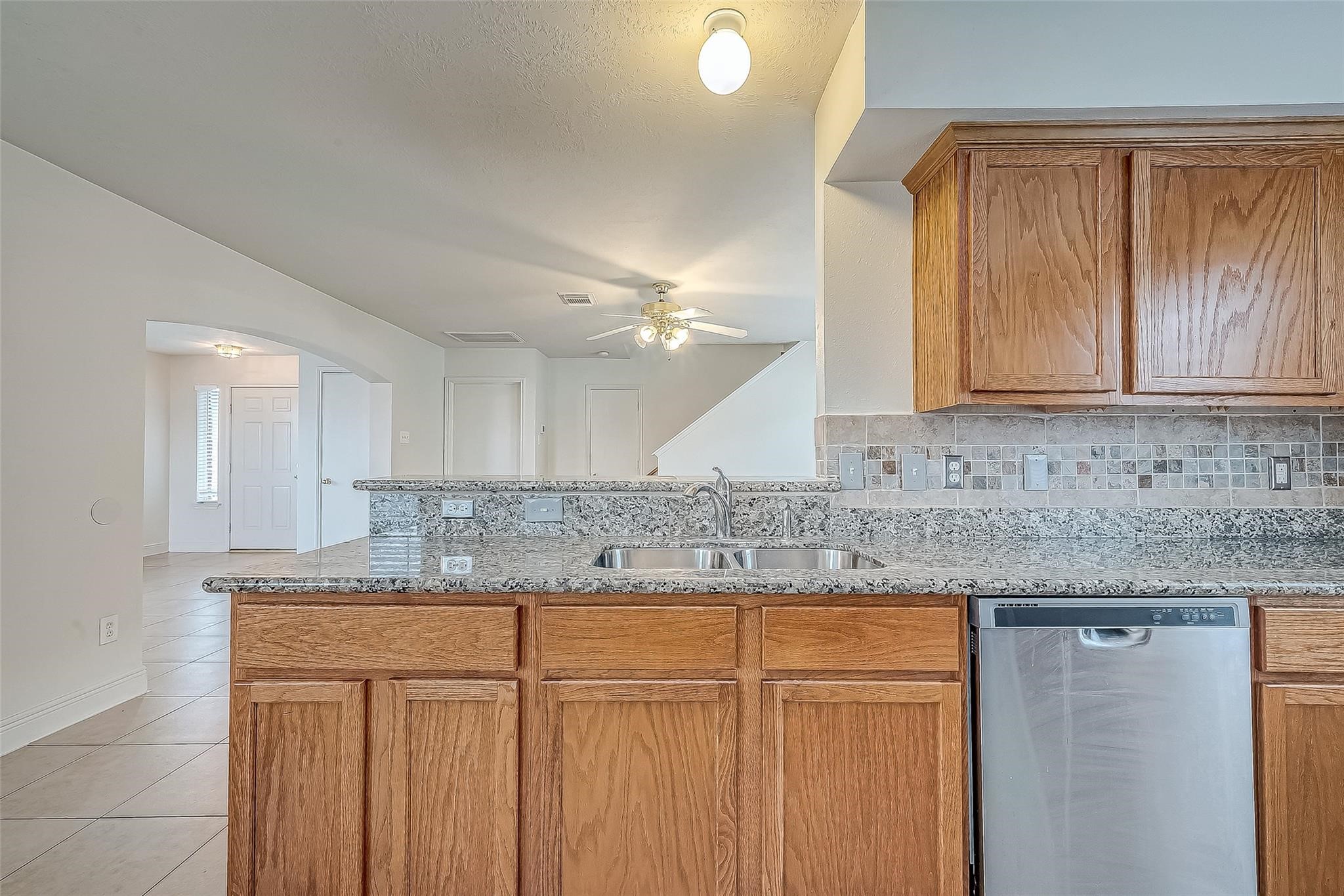 5646 Tiger Lilly Way Houston, TX 77085 - Photo 8 of 46