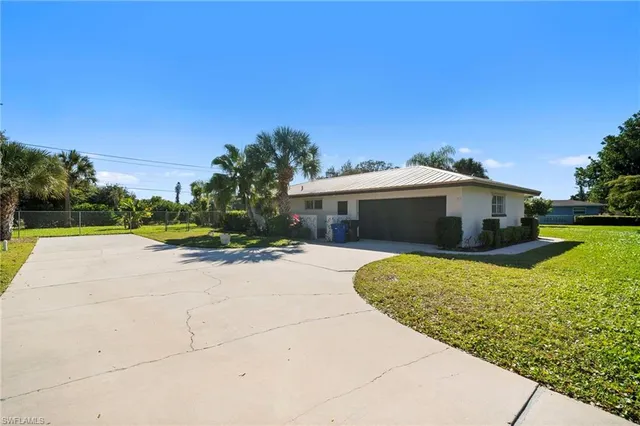 $699,900 | 5091 Westminster Drive, Fort Myers, FL 33919