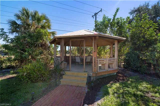 $699,900 | 5091 Westminster Drive, Fort Myers, FL 33919