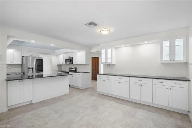 $699,900 | 5091 Westminster Drive, Fort Myers, FL 33919