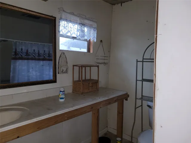 $80,000 | 101 Jamaica Avenue, Point Blank, TX 77364