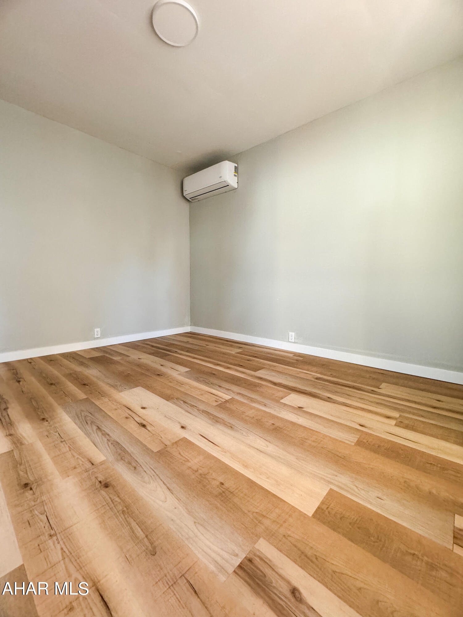 2054 Riddle Avenue Tyrone, PA 16686 - Photo 6 of 26