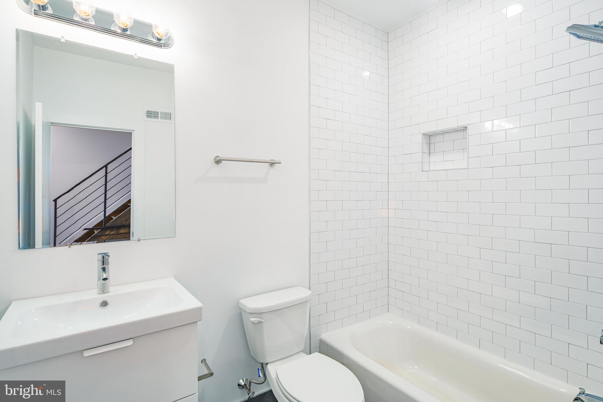 2645 Reed Street Philadelphia, PA 19146 - Photo 14 of 36