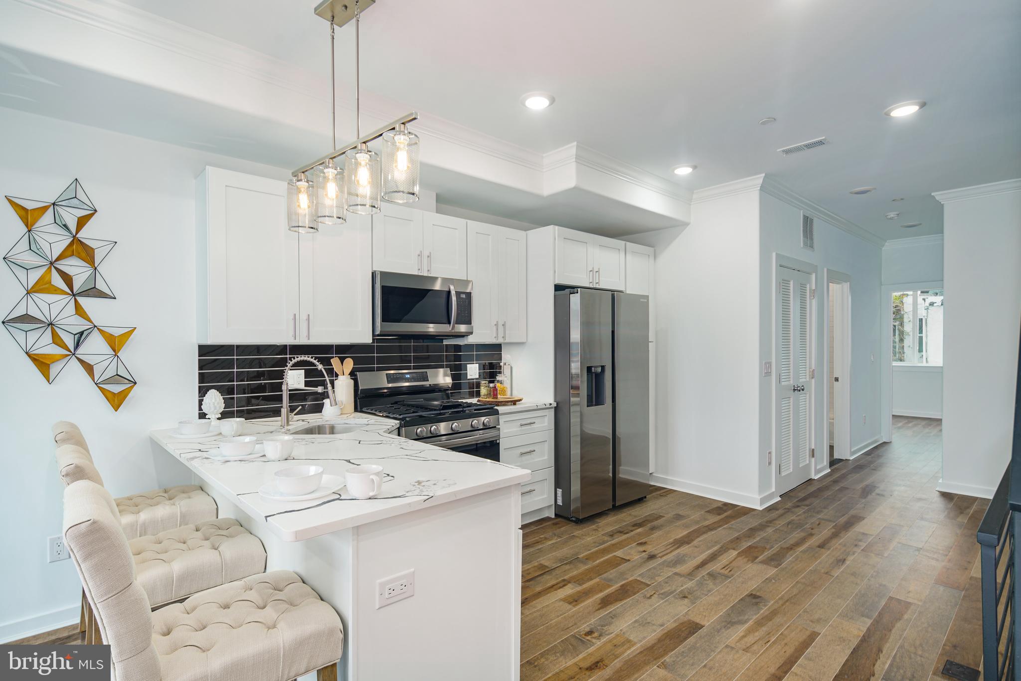 2645 Reed Street Philadelphia, PA 19146 - Photo 5 of 36