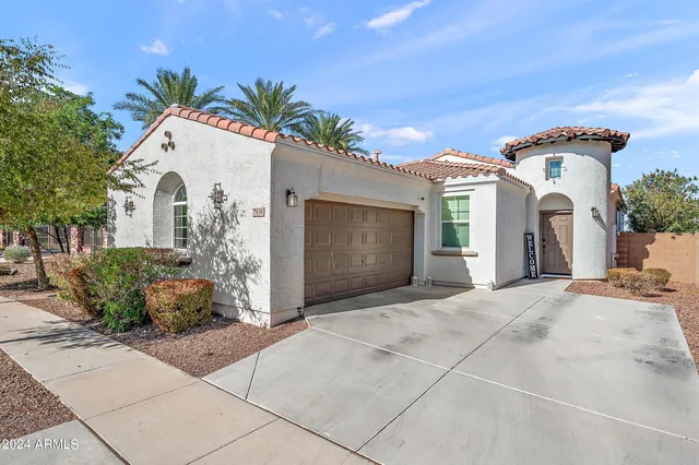 $470,000 | 7936 South 7th Way, Phoenix, AZ 85042