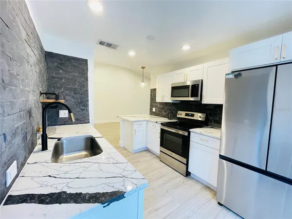 $2,450 | 7803 Sugar Brook Court, Unit 7803, Orlando, FL 32819