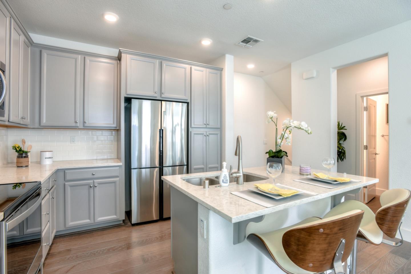 49 Tidal Way San Mateo, CA 94401 - Photo 7 of 25