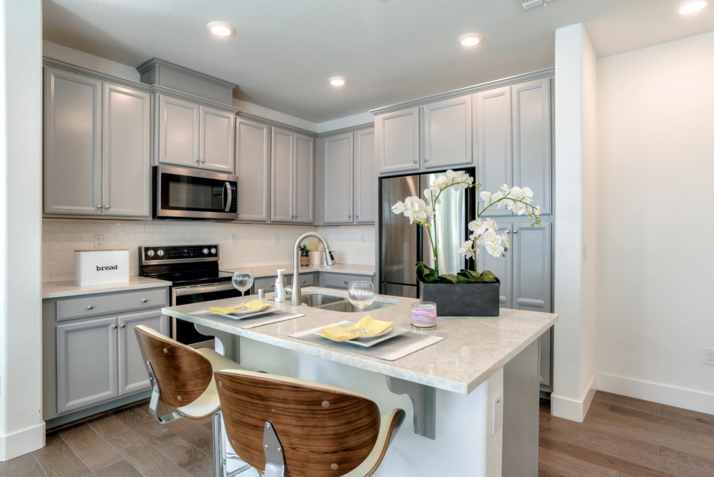 49 Tidal Way San Mateo, CA 94401 - Photo 8 of 25