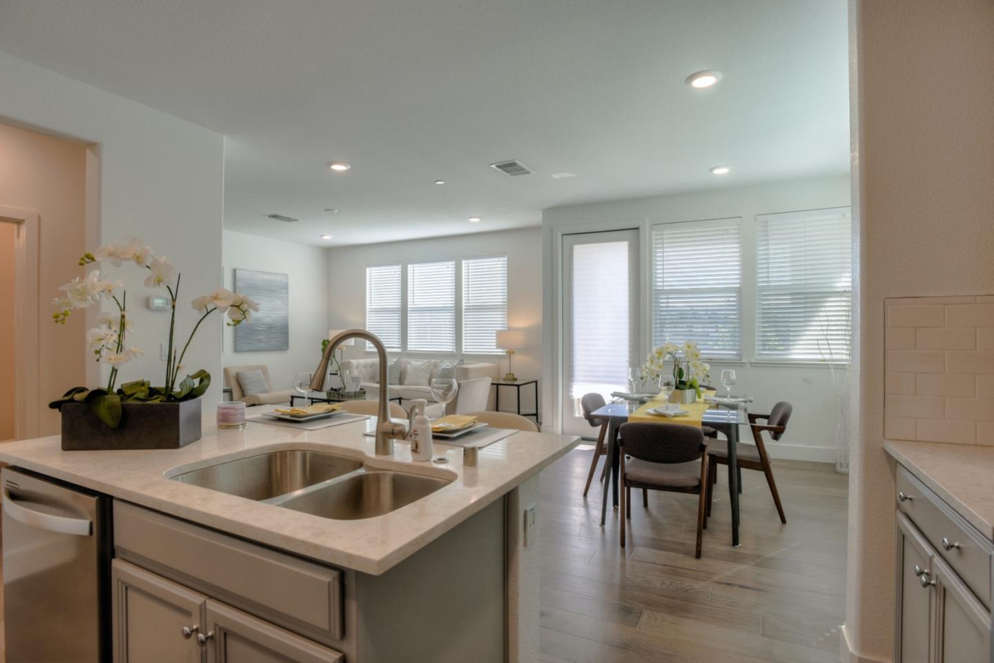 49 Tidal Way San Mateo, CA 94401 - Photo 9 of 25