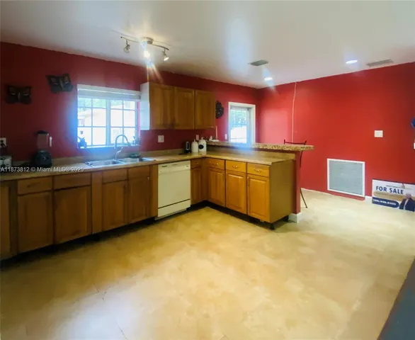 a close view of sink and tap