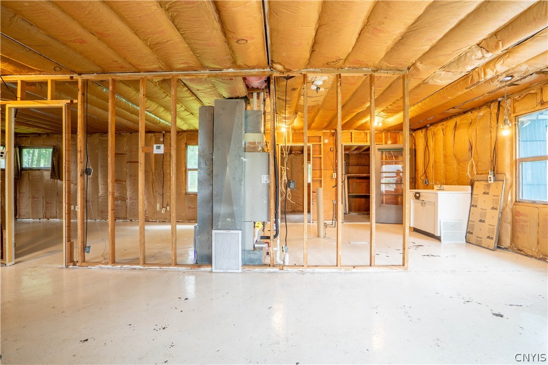 27 Pinecrest Road New Hartford, NY 13413 - Photo 3 of 32 Gallery Image 3