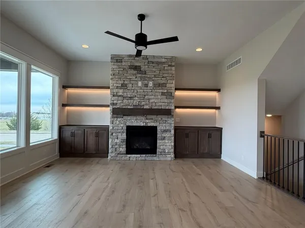 $691,985 | 1813 Southwest Arbormist Drive, Lee's Summit, MO 64082