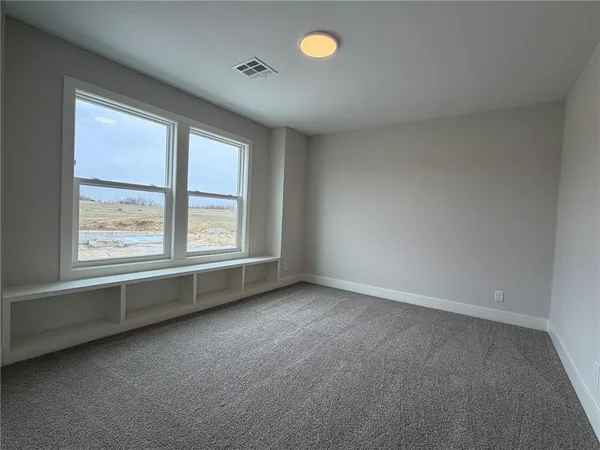 $691,985 | 1813 Southwest Arbormist Drive, Lee's Summit, MO 64082