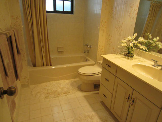 253 Puritan Road West Palm Beach, FL 33405 - Photo 32 of 43 3RD BATHROOM