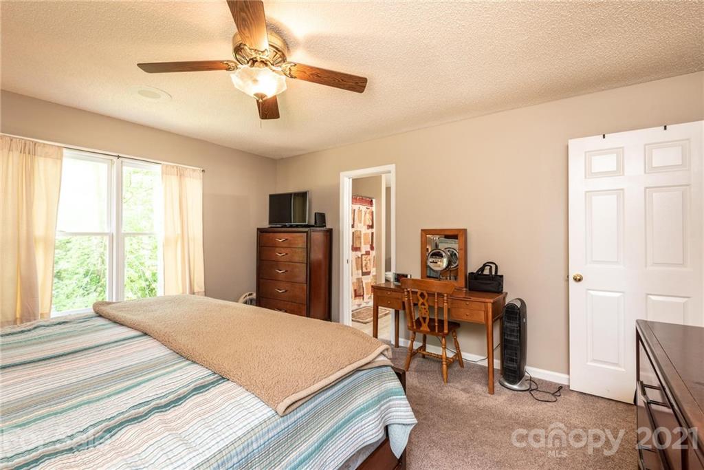 2130 Westover Road Hickory, NC 28602 - Photo 31 of 45 Gallery Image 31