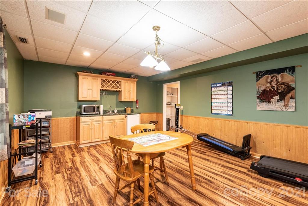 2130 Westover Road Hickory, NC 28602 - Photo 38 of 45 Gallery Image 38
