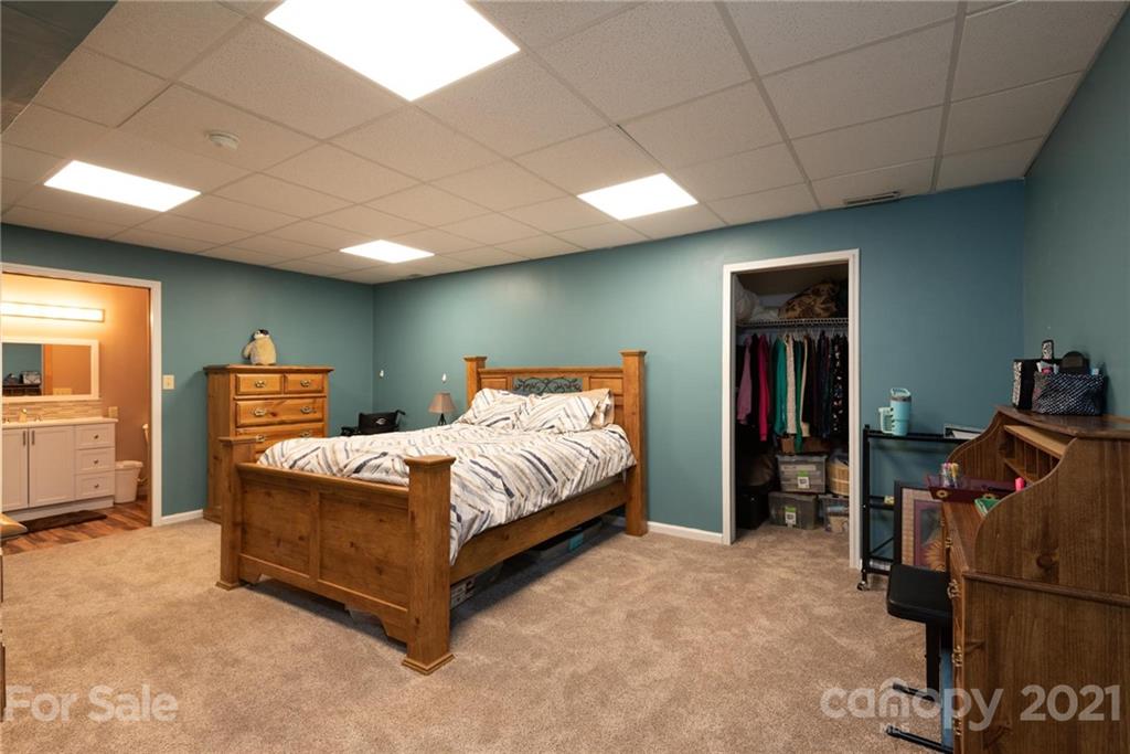 2130 Westover Road Hickory, NC 28602 - Photo 41 of 45 Gallery Image 41