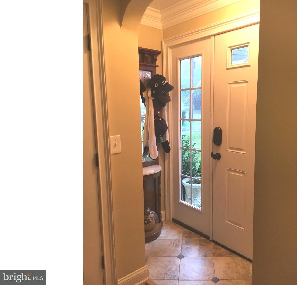 129 Manor Road Hatboro, PA 19040 - Photo 5 of 25 Gallery Image 5