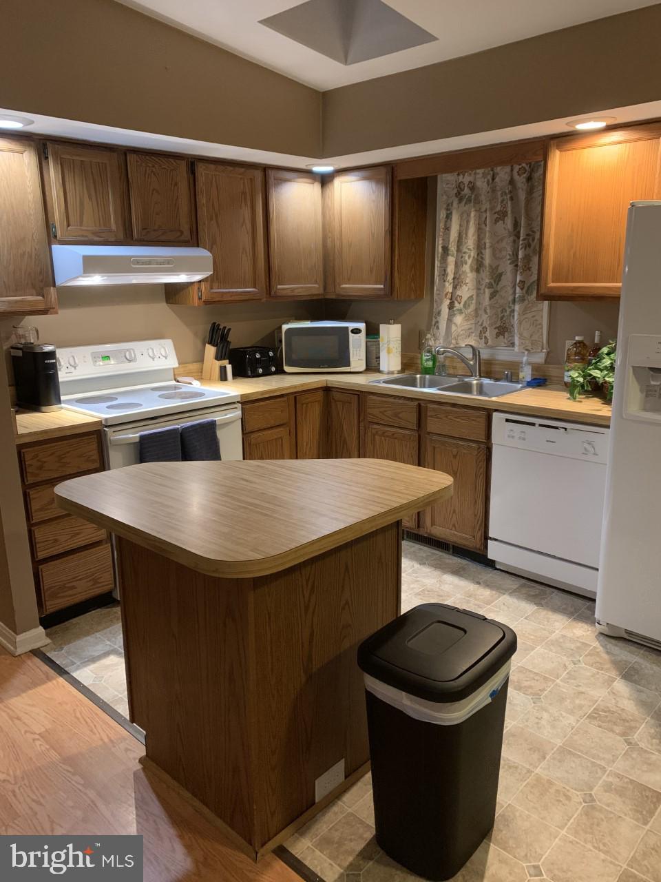 684 Running Fox Road Lusby, MD 20657 - Photo 6 of 21 KITCHEN