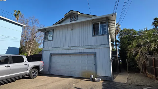 $875,000 | 3208 2nd Avenue, Sacramento, CA 95817