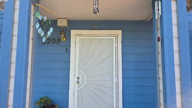 $875,000 | 3208 2nd Avenue, Sacramento, CA 95817