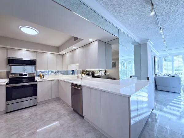 $9,000 | 3546 South Ocean Boulevard, Unit 316, South Palm Beach, FL 33480